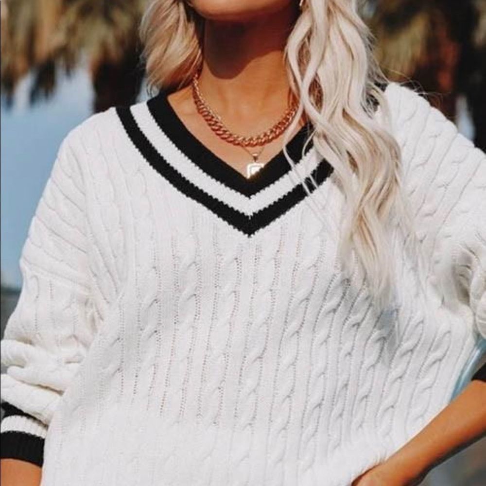 🔥White and Black Sweater.